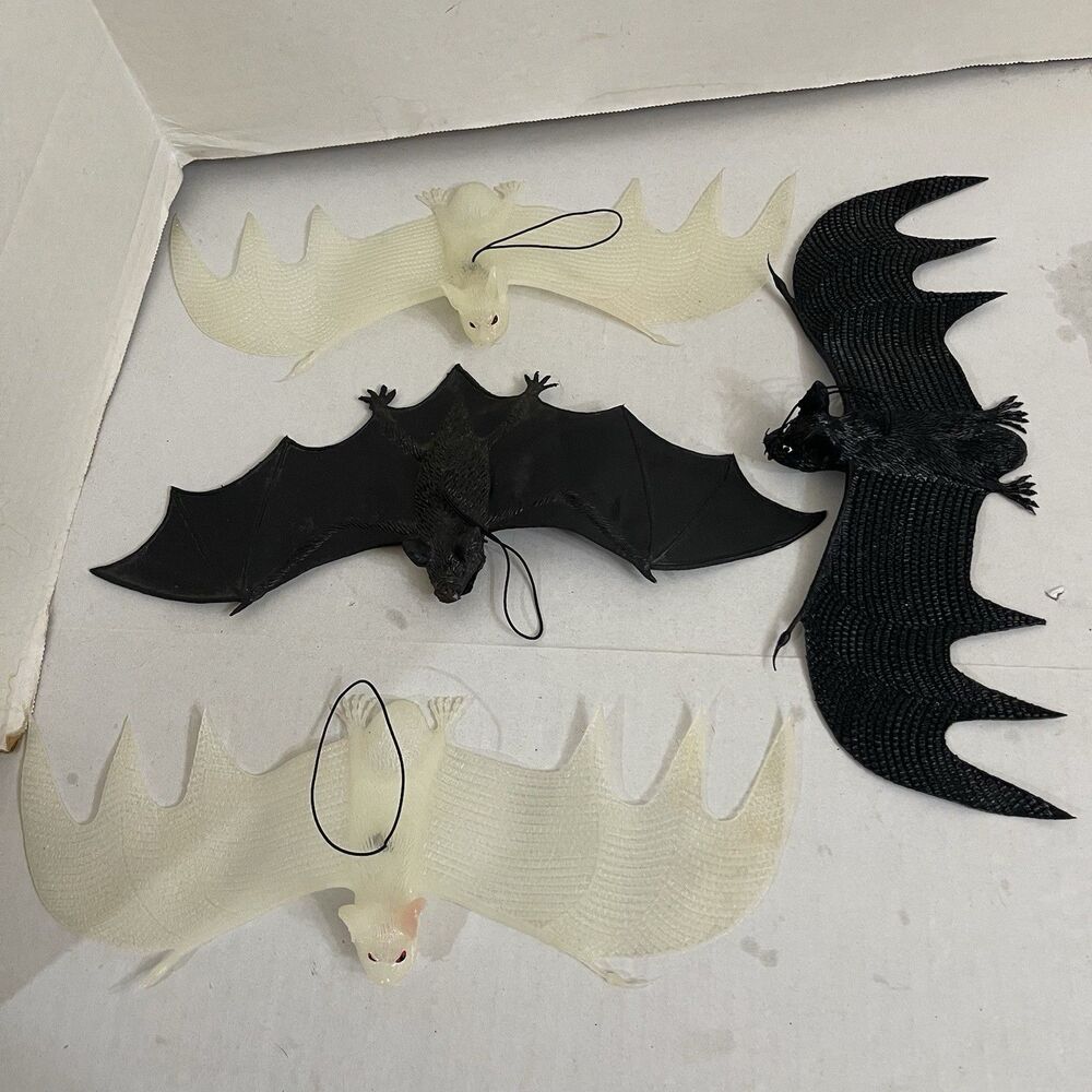 Vtg Rubber Bats Lot of 4 -2 Glow In The Dark + 2 Black - 12" Hanging Halloween